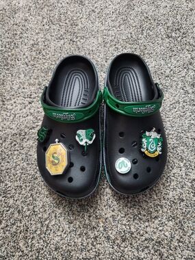 Slytherin CROCS W8